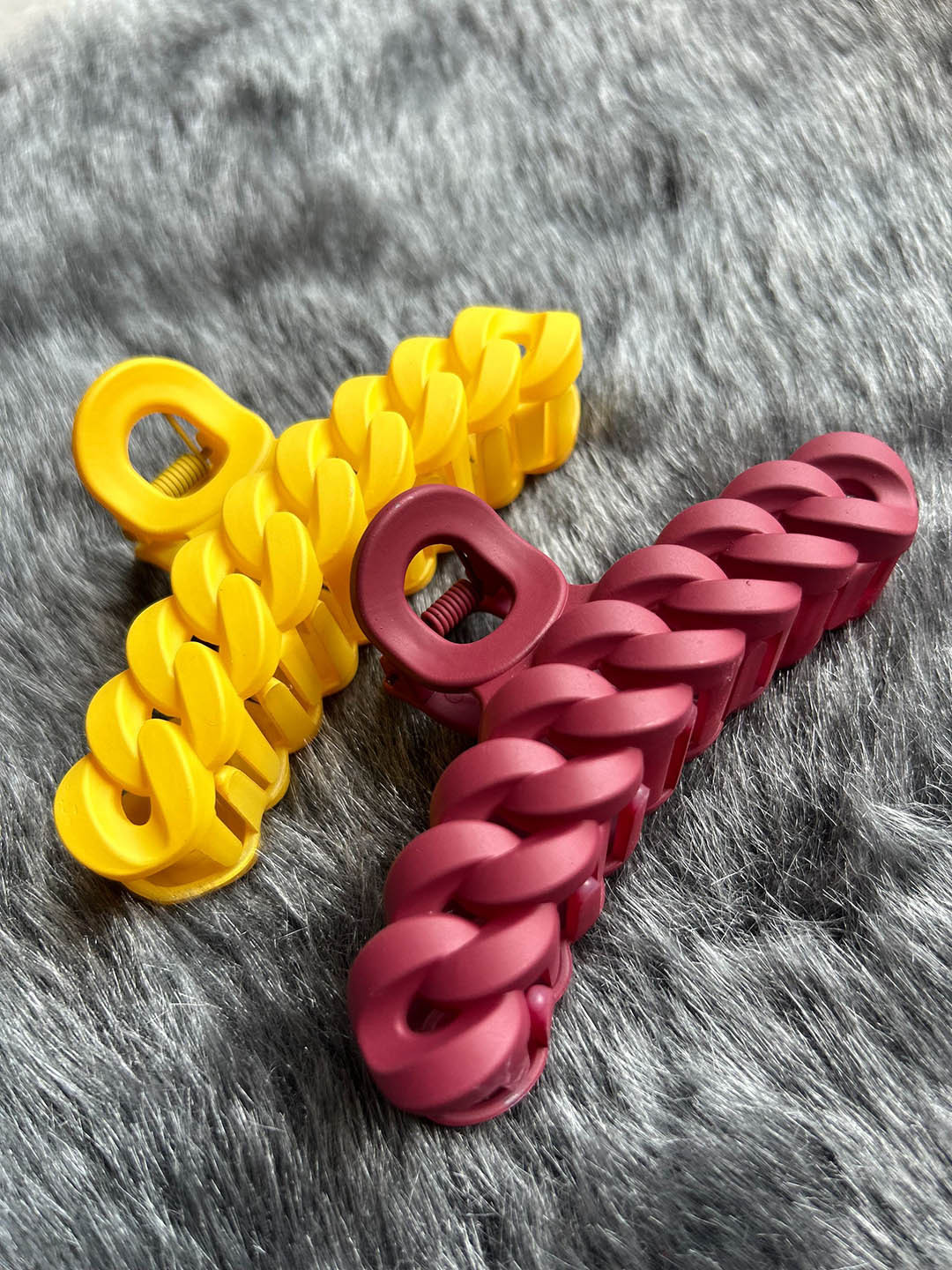 CHANDERKASH 2PC Assorted Zig-Zag Design Matte Finish Hair Claw Clip