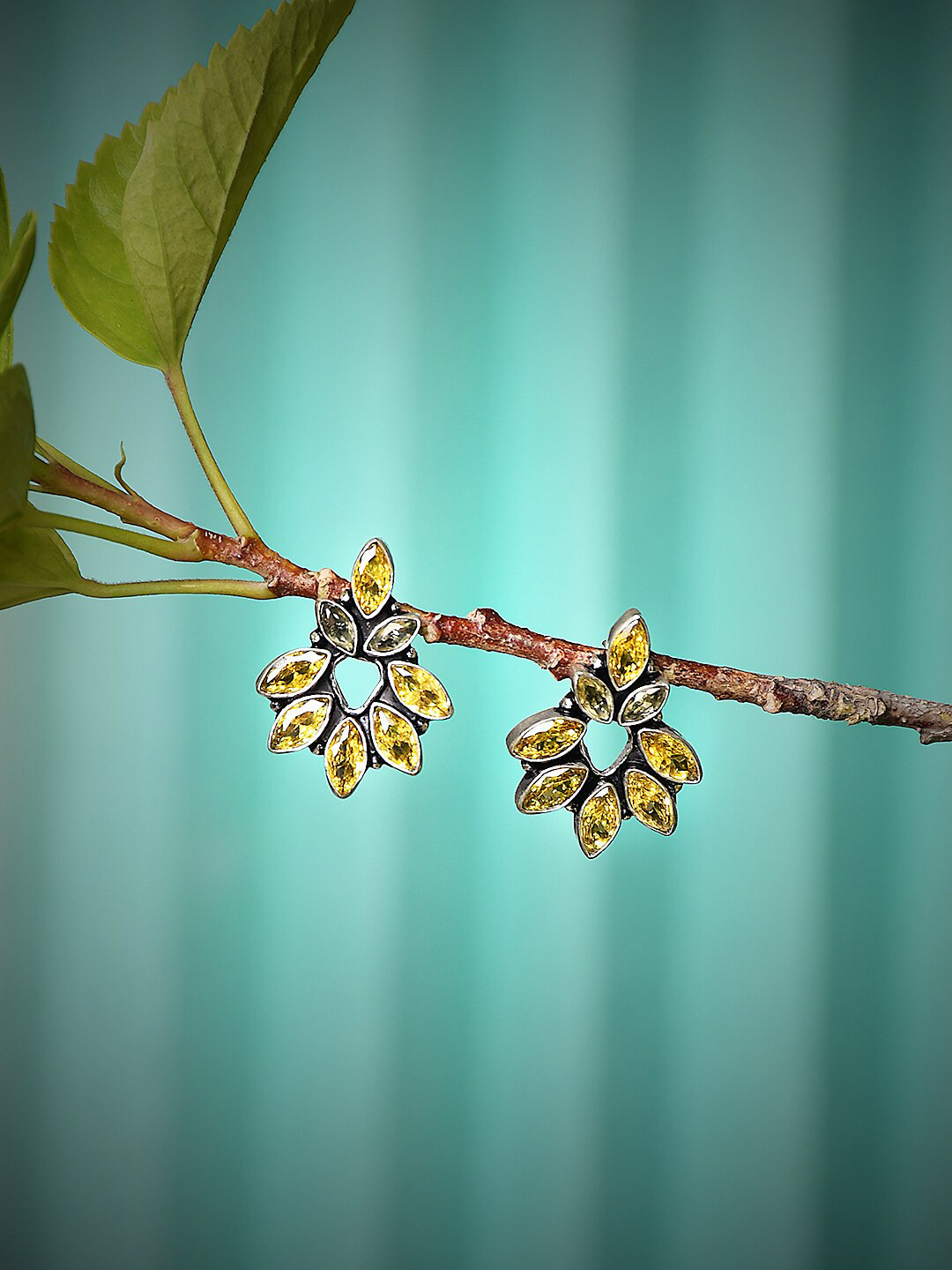Bamboo Tree Jewels Contemporary Studs Earrings