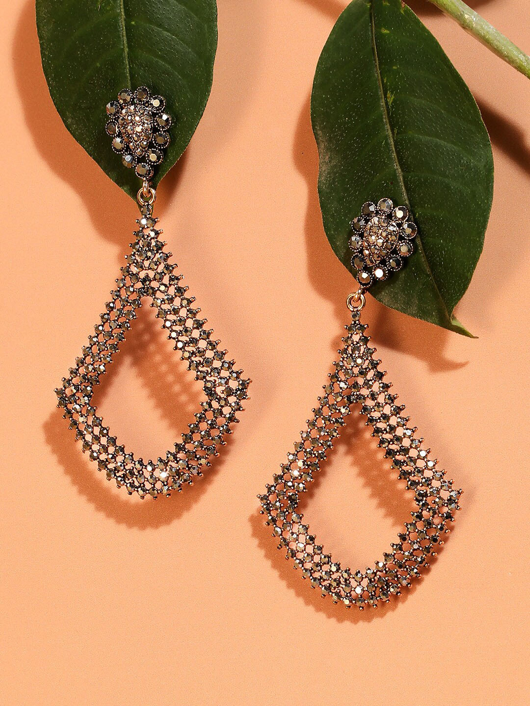 SOHI Gold-Plated Silver Intricate Cluster Anchor Drop Dark Earrings