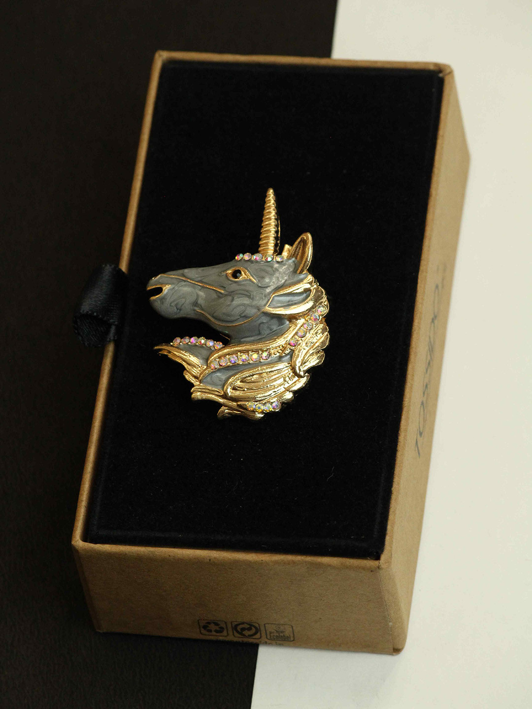 Tossido Grey Unicorn Brooch