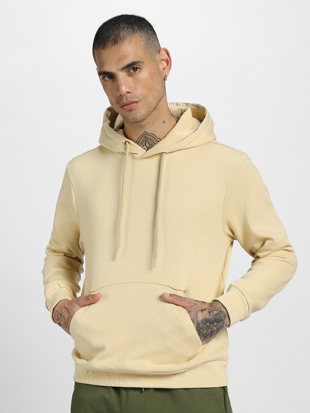 VEIRDO Men Beige Soild Cotton Fleece Regular Fit Hooded Pullover Sweatshirt