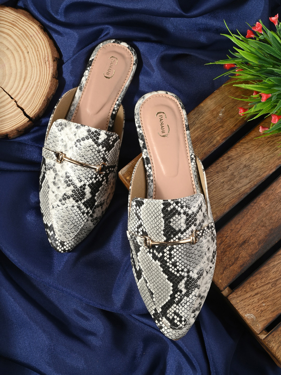 PANAHI Textured Pointed Toe Mules