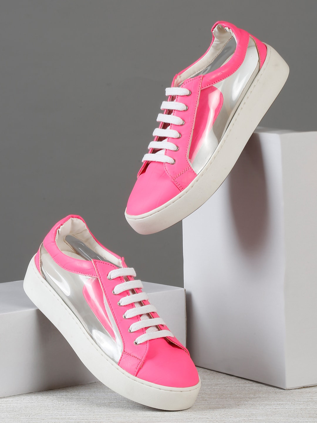 Bruno Manetti Women Colourblocked Water Repellent Upper Sneakers