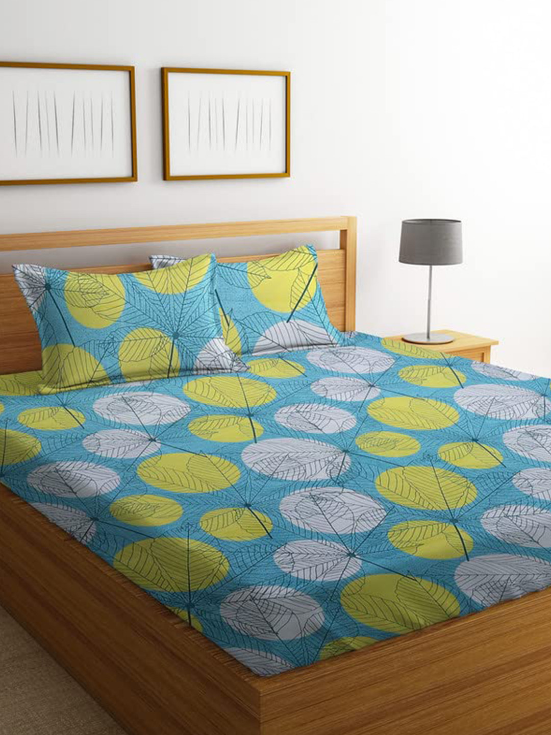 Fashion String Green & White Prited Microfiber 144 TC Queen Bedsheet With 2 Pillow Covers