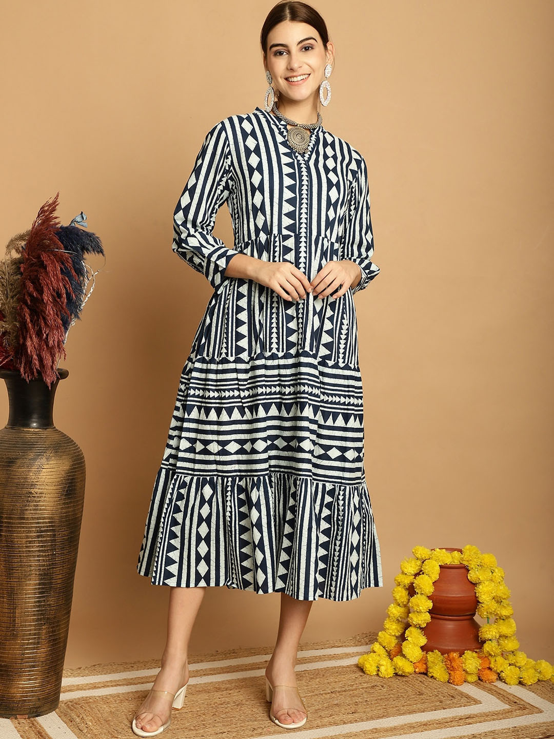 Kamayra Geometric Printed Mandarin Collar Tiered Detail Cotton Fit and Flare Midi Kurta