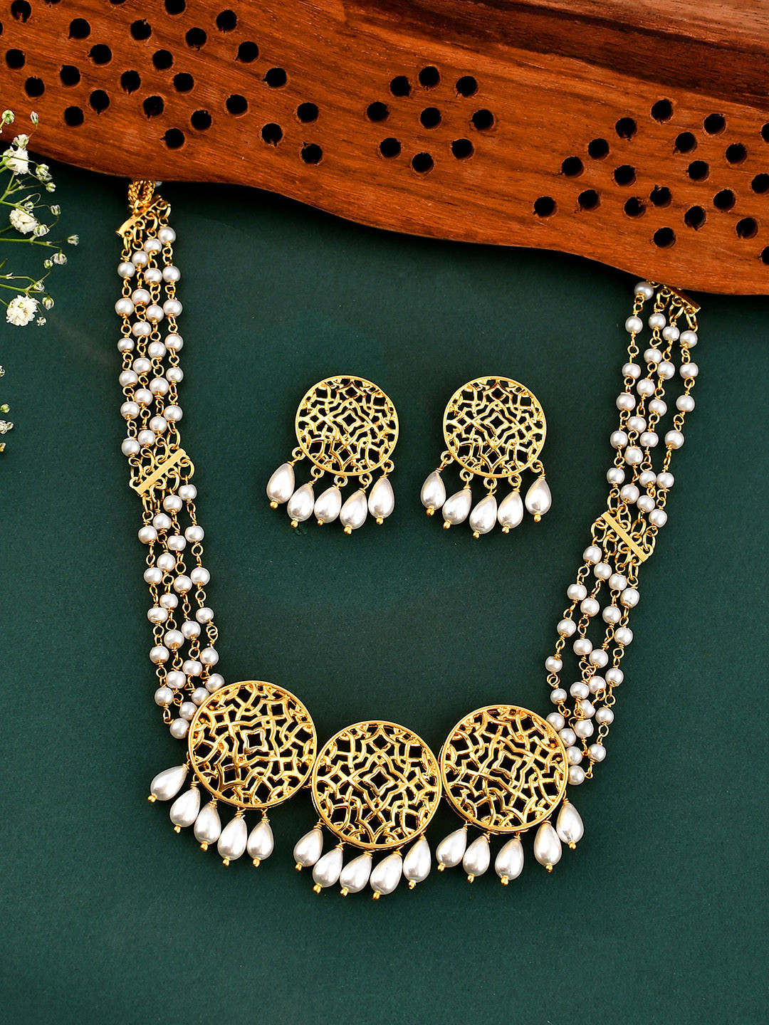 Voylla Nazakat Gold-Plated & Beaded Shezana Choker Jewellery Set