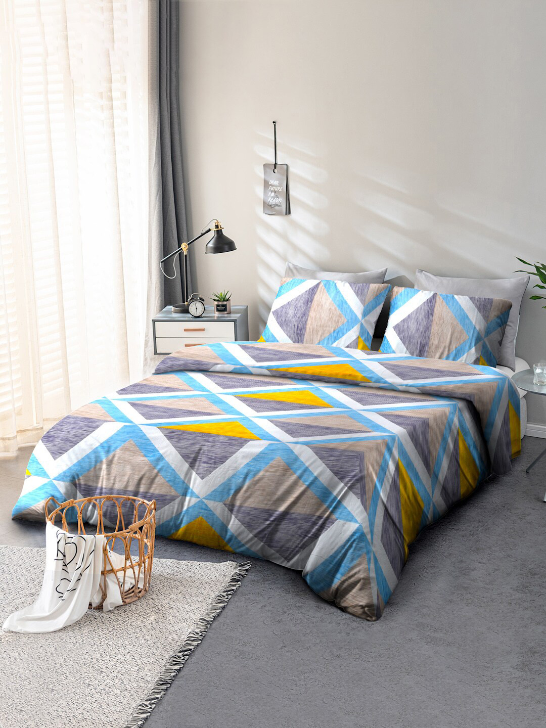 Cortina White Geometric Cotton 110 TC King Coarse Bedsheet with 2 Pillow Covers-98 x 91 inches