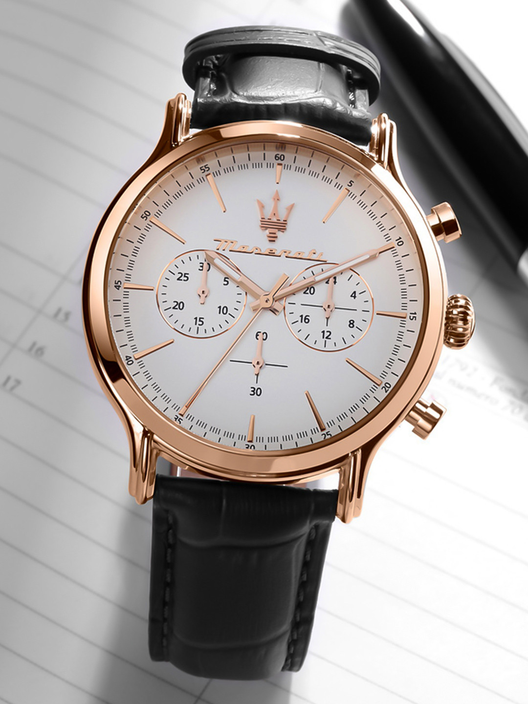 Maserati Classic Men Leather Straps Analogue Watch R8871618016