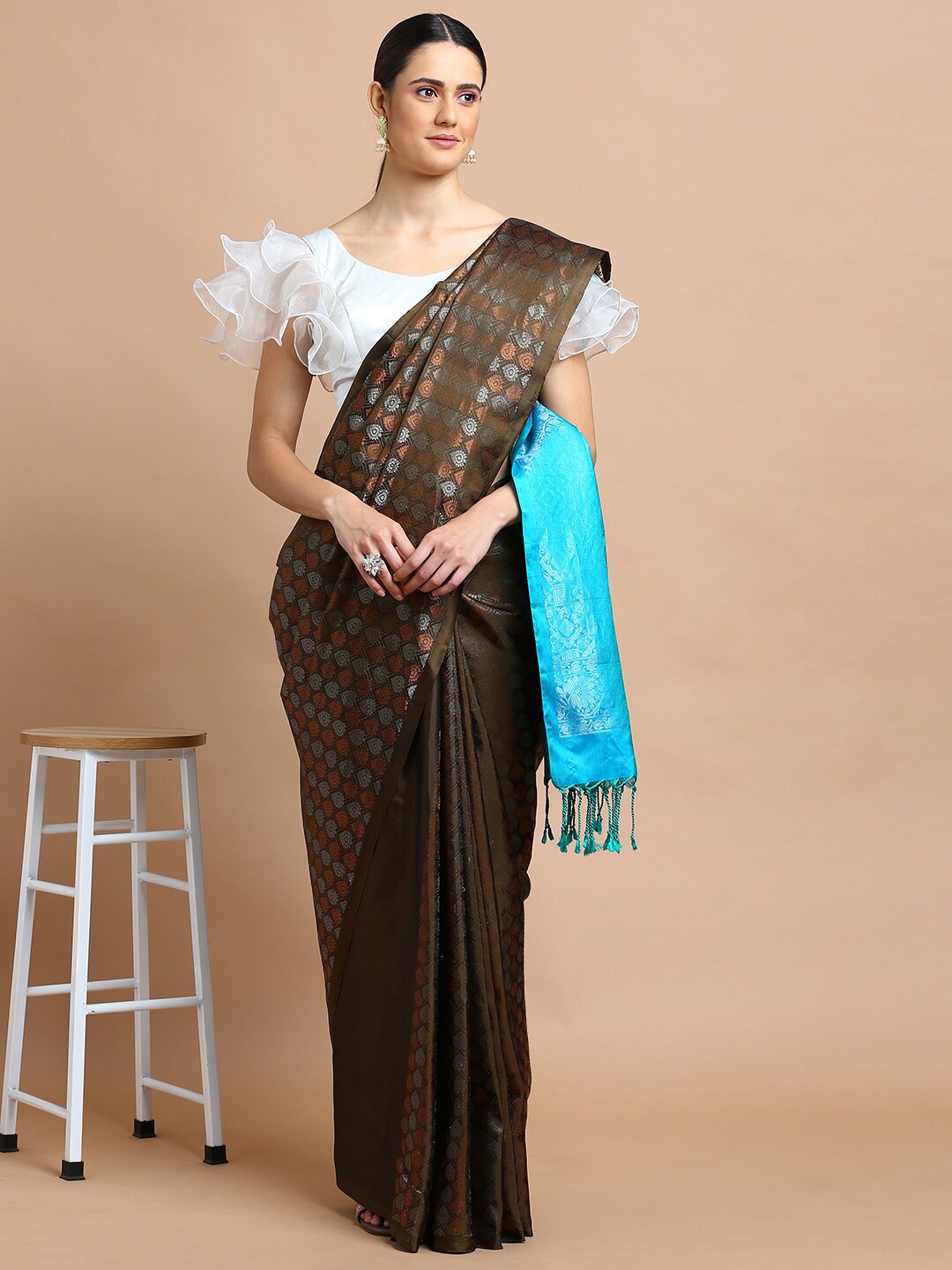 Kalyan Silks - The Kanchipuram Silk Sarees are made of pure silk, with  motifs having zari of silk threads dipped in liquid gold and silver.The  appeal of the Kanjeevaram Silks lies in
