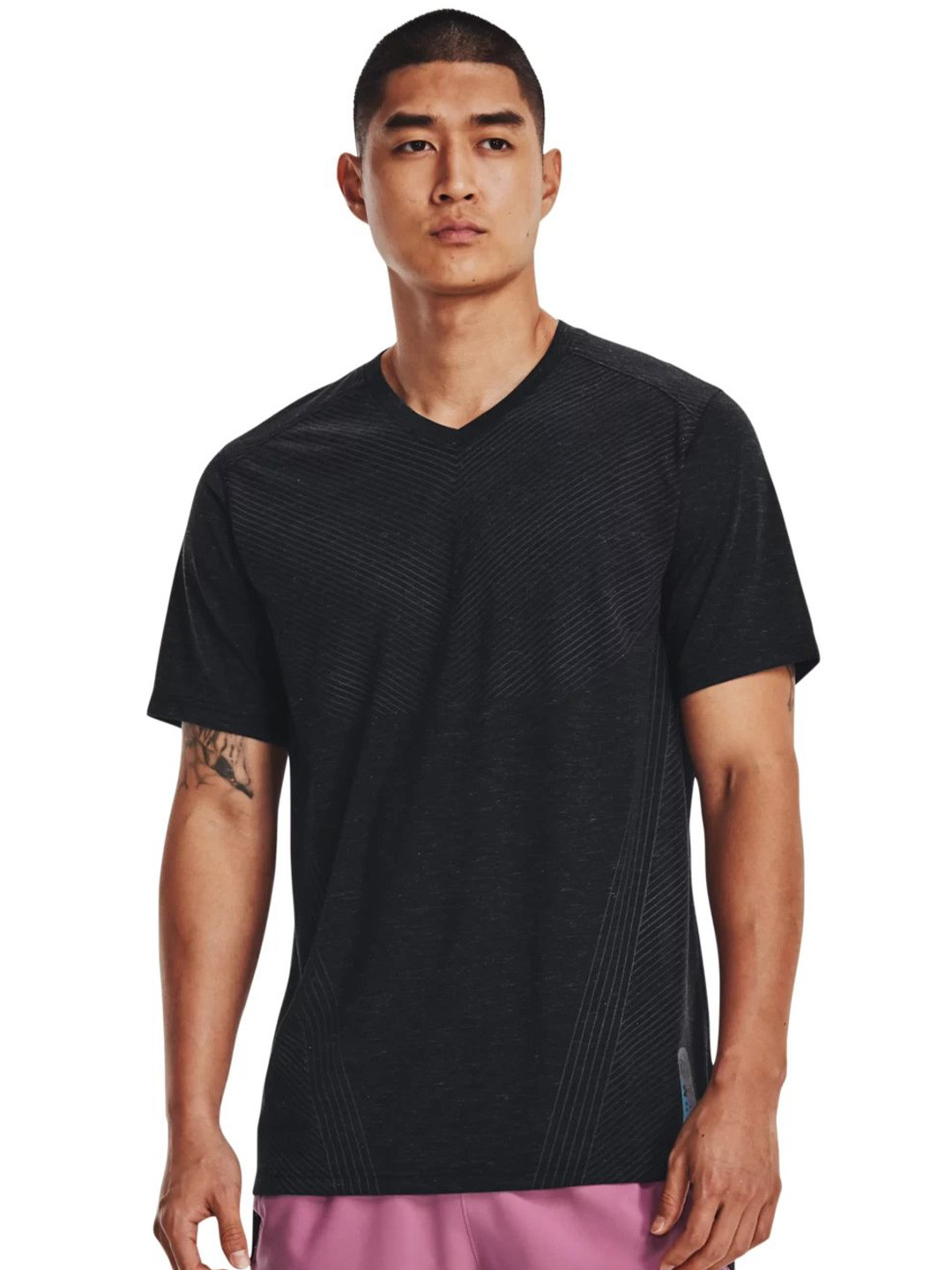 UNDER ARMOUR Run Anywhere Breeze Striped Slim Fit V-Neck T-Shirt