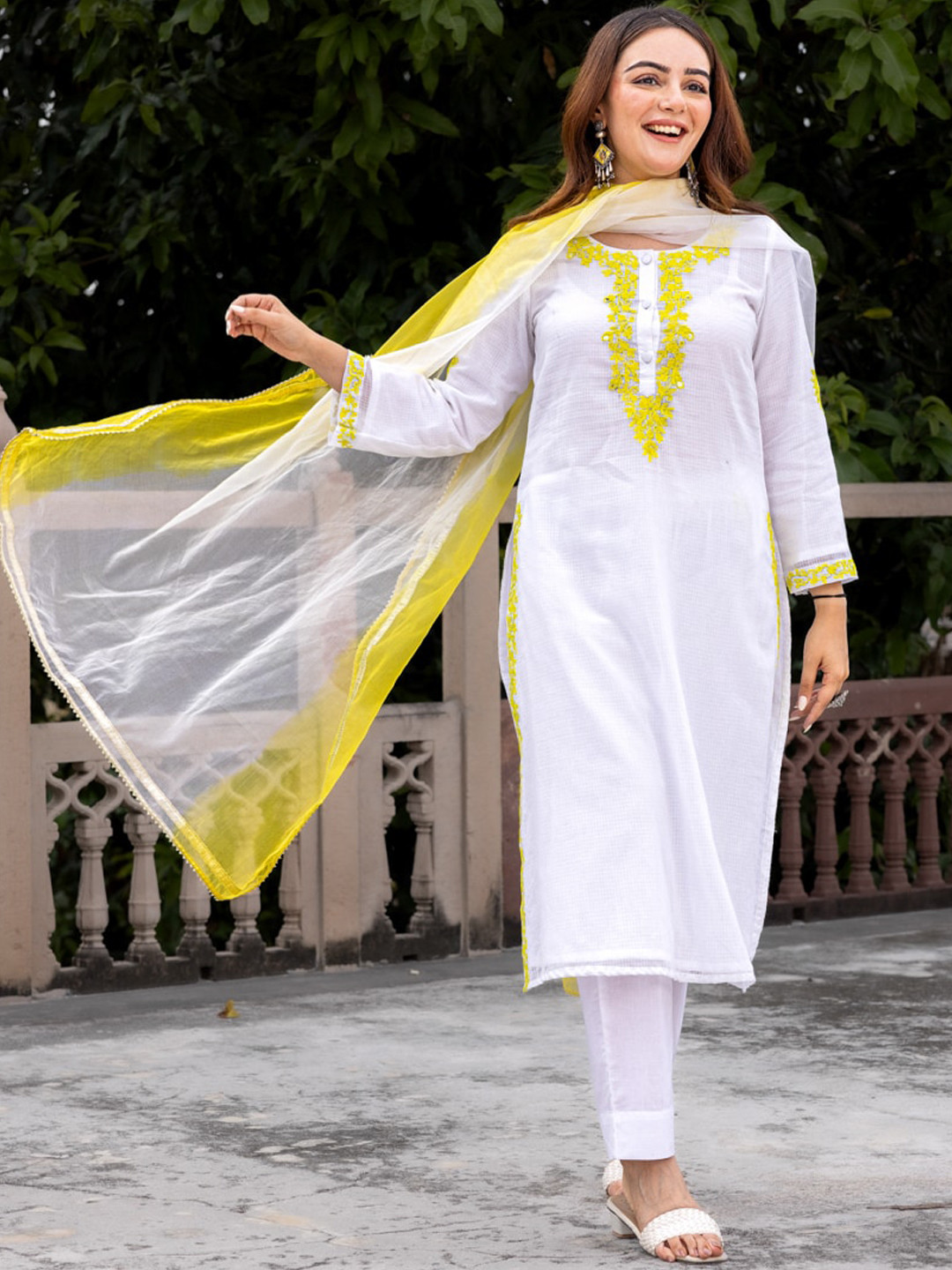 Ambraee Embroidered Regular Aari Work Kurta with Trousers & With Dupatta