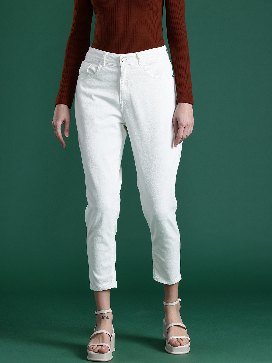 DressBerry Women Mom Fit Clean Wash Cropped Jeans