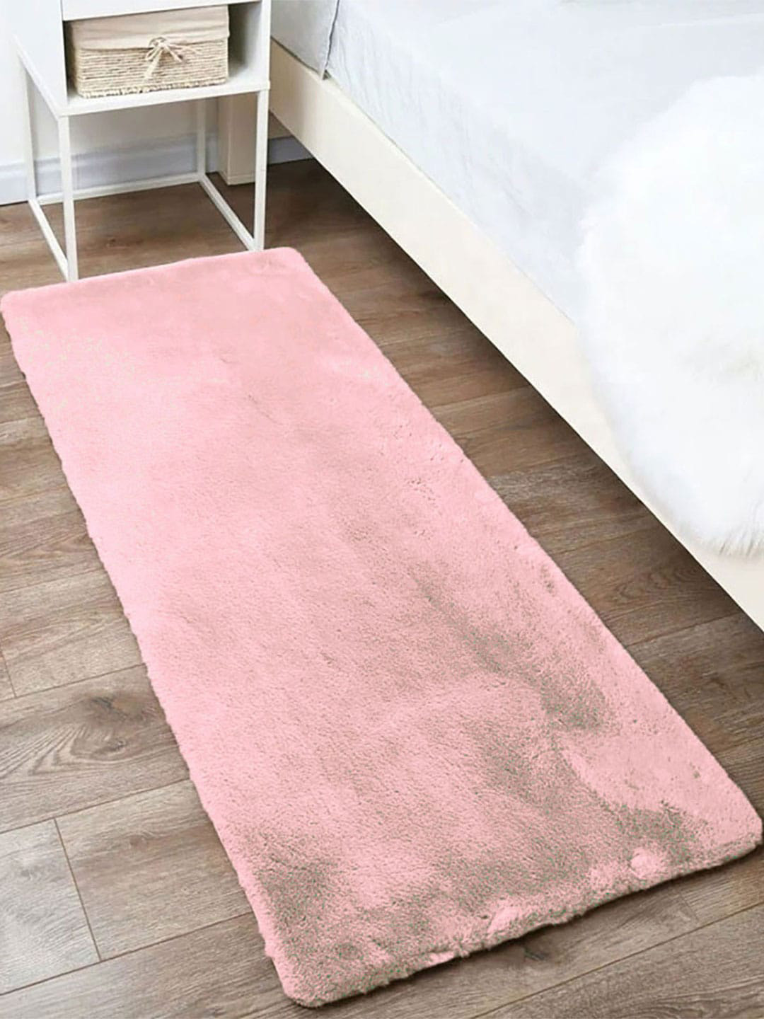 LUXEHOME INTERNATIONAL Pink Ruffle Floor Runner