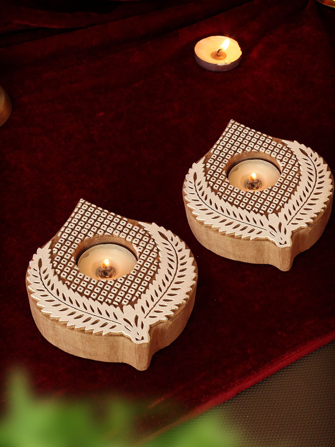 TIED RIBBONS Brown & White Wooden T-Light Candle Holders