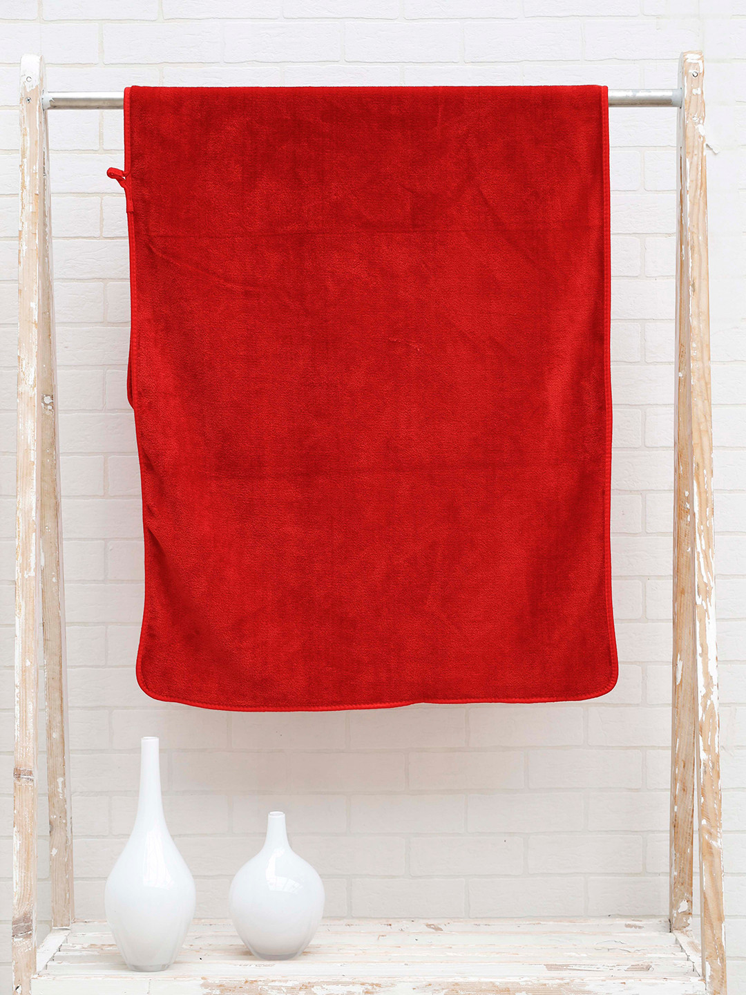 Ariana Red Superior High-Absorbent 400 GSM Micro Fleece Bath Towel