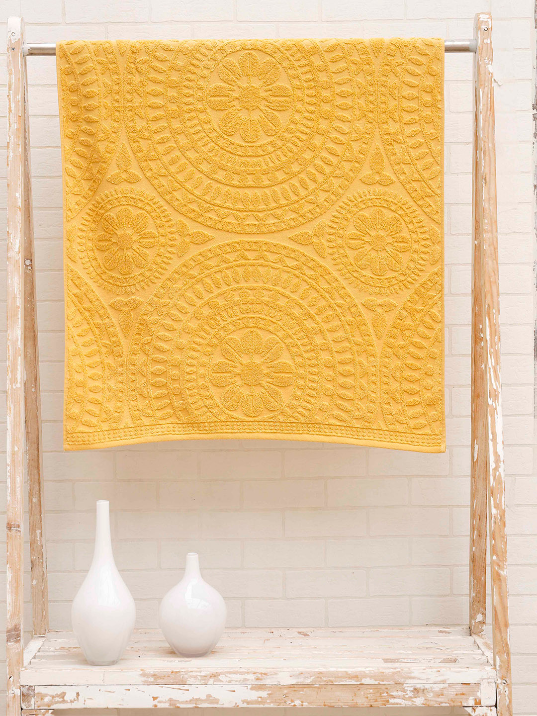 Ariana Yellow Floral-Pattern SuperSoft High-Absorbent 550 GSM Quick-Dry Cotton Bath Towel