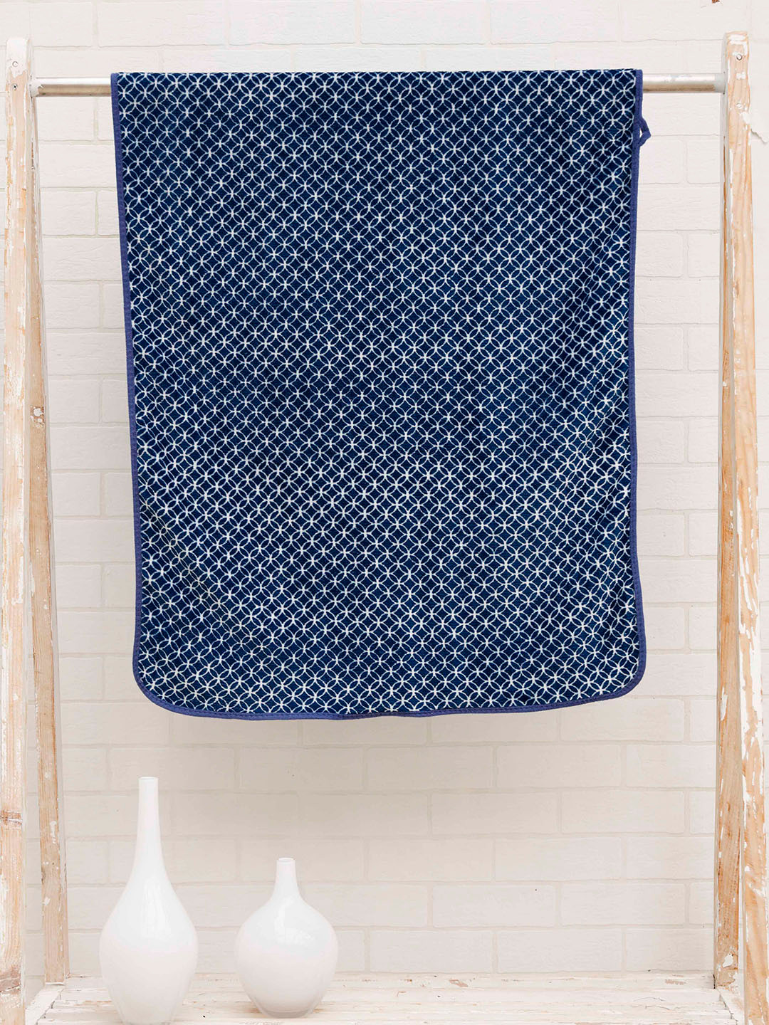 Ariana Navy Blue & White Geometric-Print Superior High Absorbent 400 GSM Bath Towel