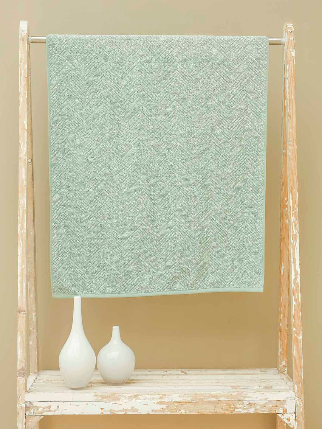 Ariana Blue Patterned SuperSoft High-Absorbent 550 GSM Quick-Dry Cotton Bath Towel