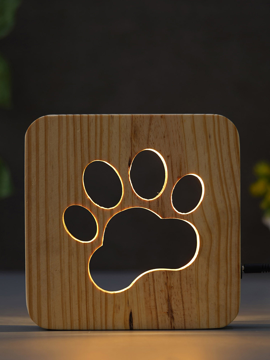 eCraftIndia Brown Dog Paw Carving Wooden Table Lamp