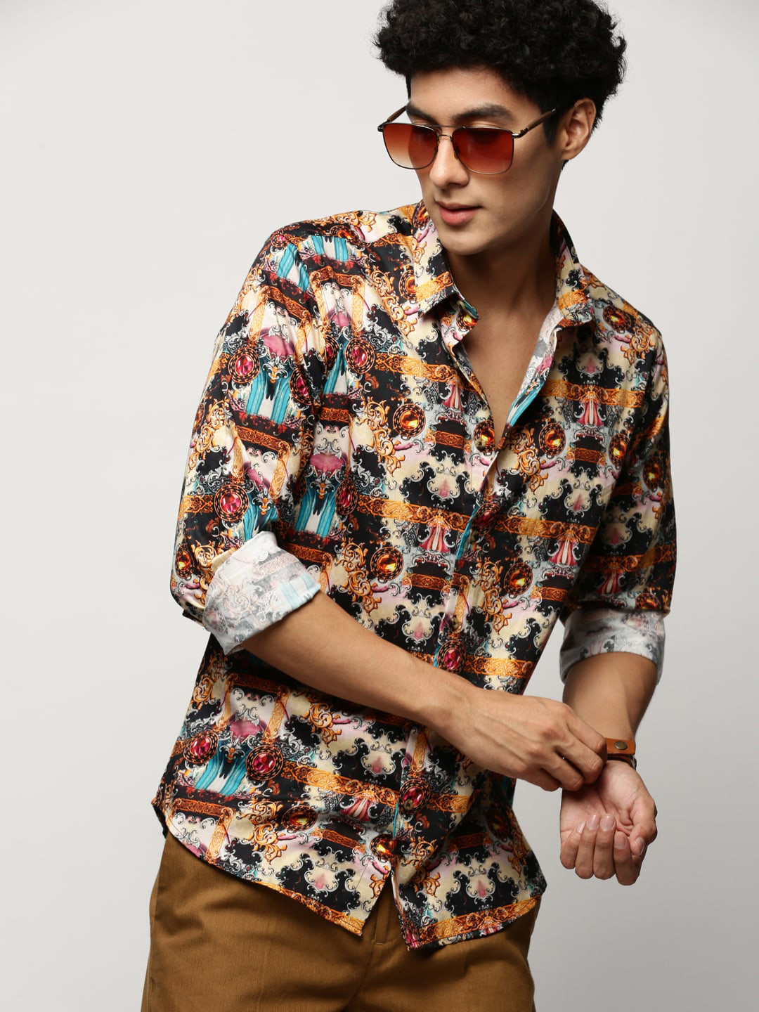 SHOWOFF Graphic Printed Smart Slim Fit Opaque Cotton Casual Shirt