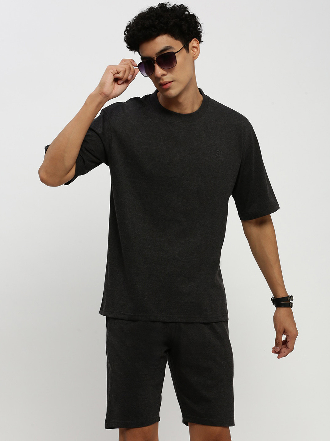 SHOWOFF Solid Round Neck T-Shirt With Shorts