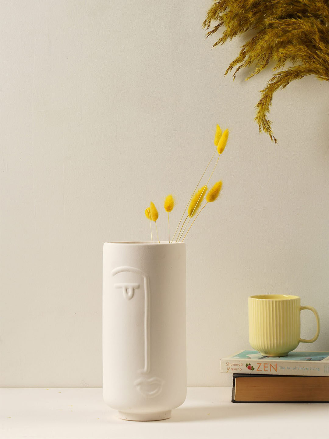 PUREZENTO Pure Home & Living White Solid Ceramic Flower Vase