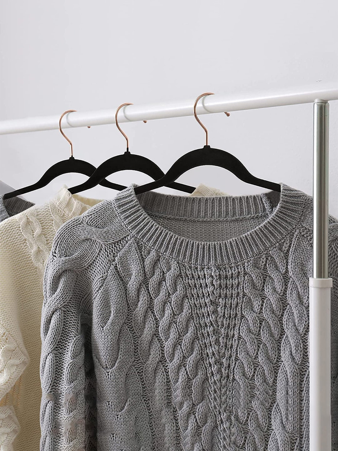 Kuber Industries 5 Pieces Clothes Hangers