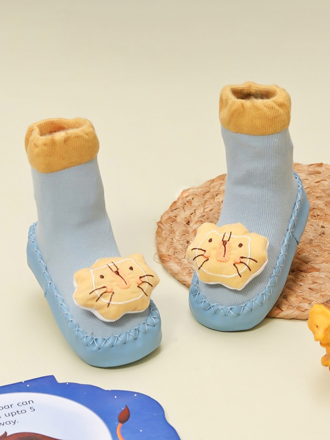 Yellow Bee Boys Anti Skid Shoe Calf Length Socks