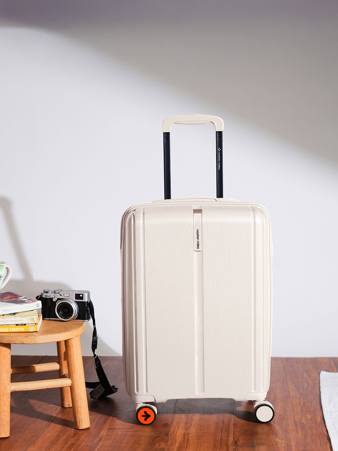 Nasher Miles The Line Polypropylene Cabin White Trolley Bag - 20 inch (55cm)