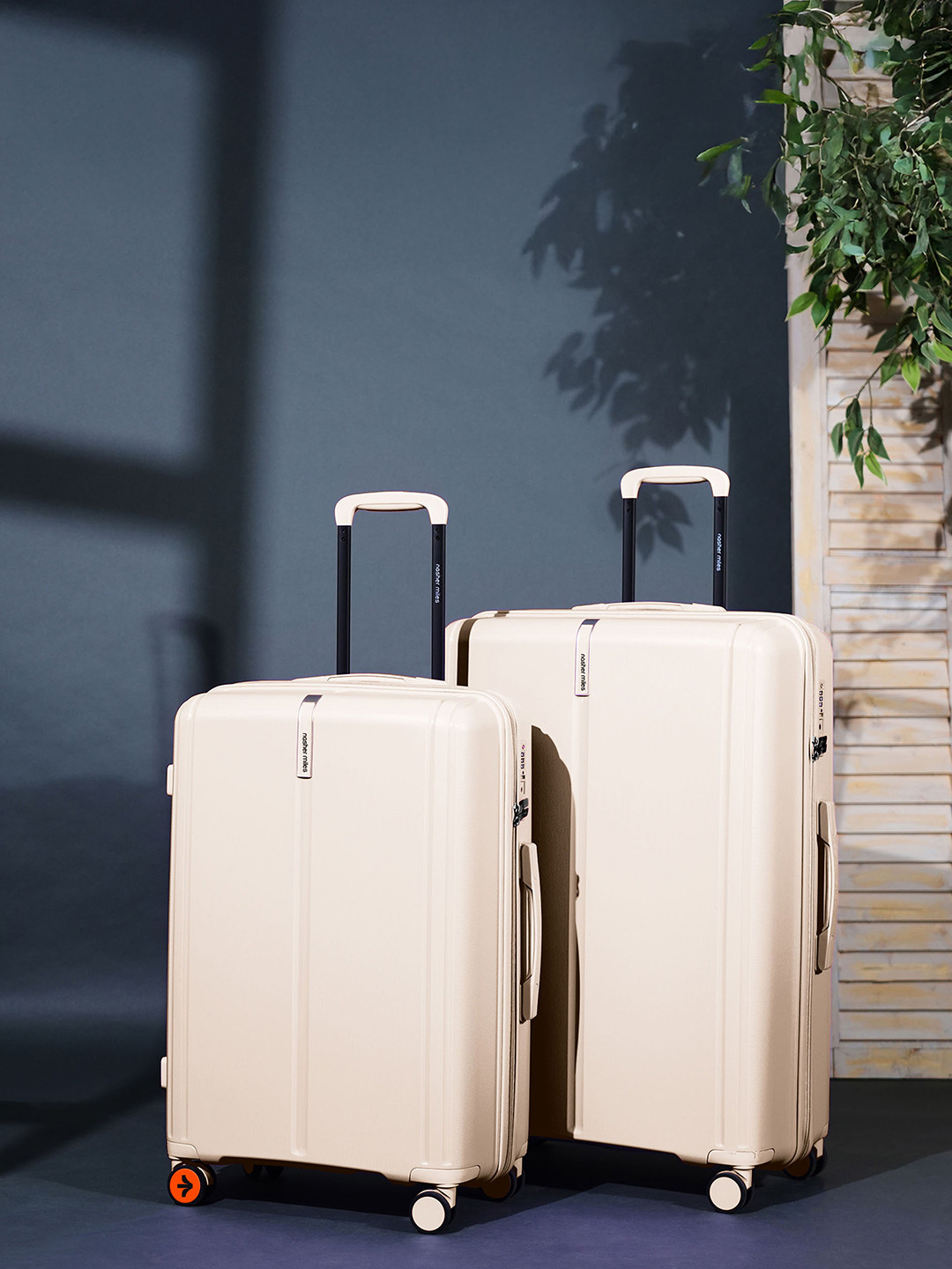 Nasher Miles The Line Polypropylene White Trolley Bag Set of 2 M/L 65-75cm