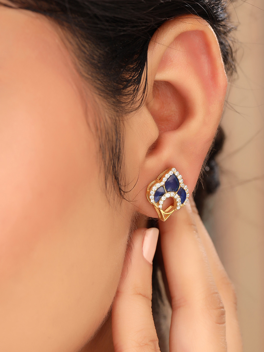 Kicky And Perky 925 Sterling Silver Moissanite Studded Earring