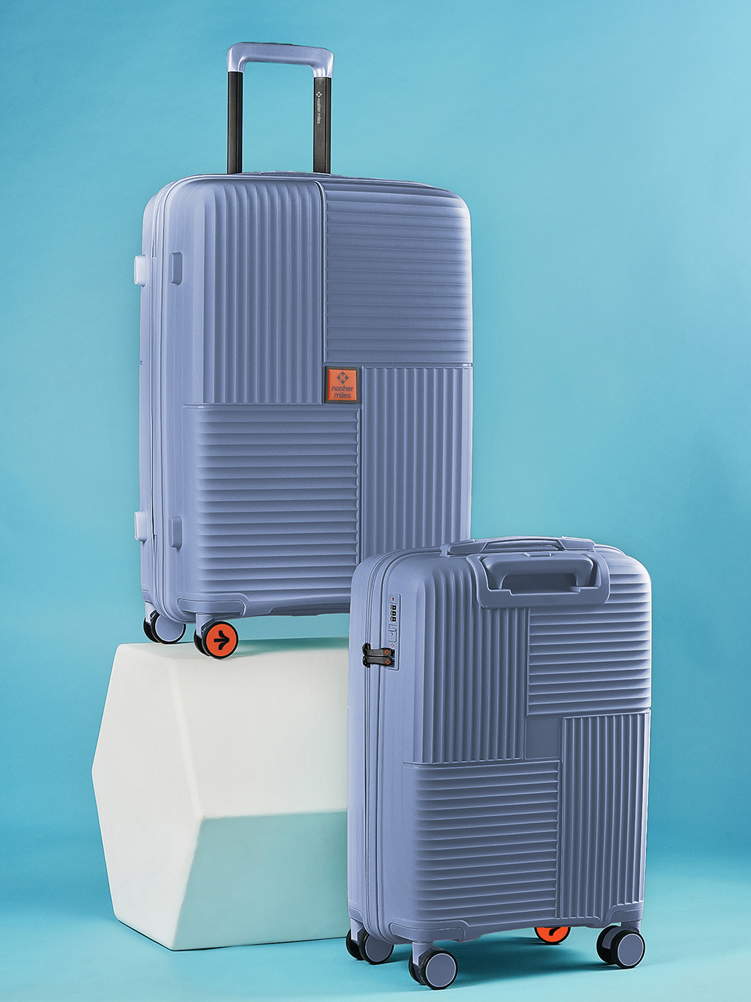 Nasher Miles Set of 2 Textured 360-Degree Rotation 8 Wheel Medium Trolley Bag- 71 L