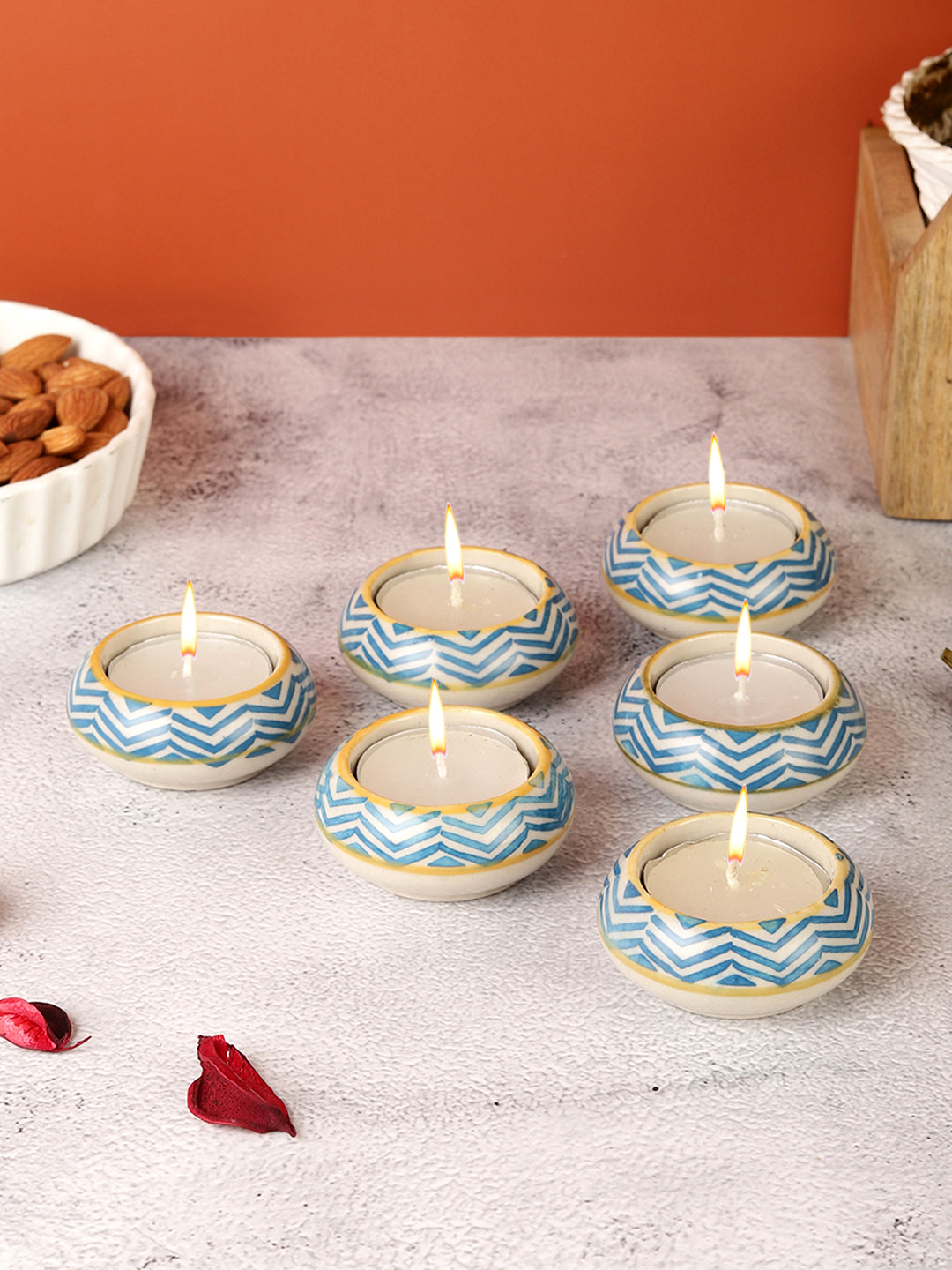 VarEesha Blue & White 6 Pieces Zigzag Ceramic Candle Holders