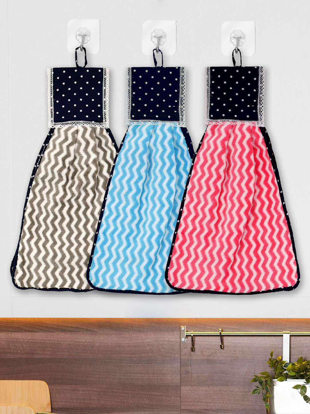 Kuber Industries Red & White 3 Pieces Chevron Print Kitchen Towel with Ties