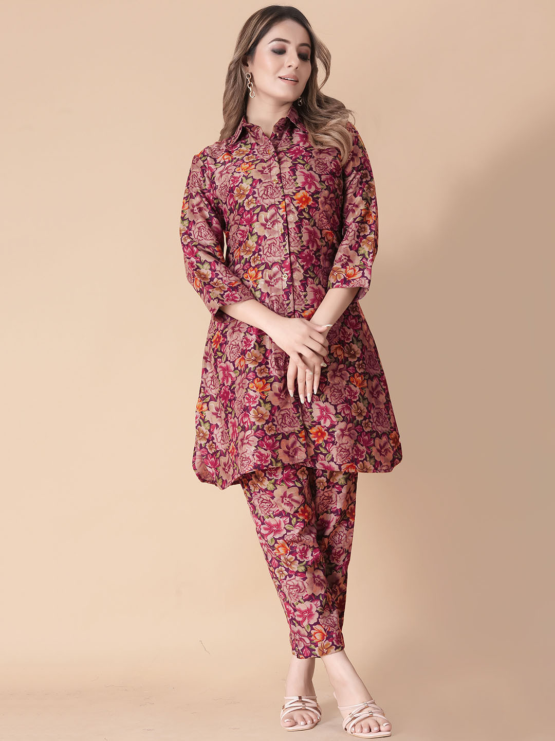 Ekta Textiles Floral Printed A-Line Kurti With Trousers