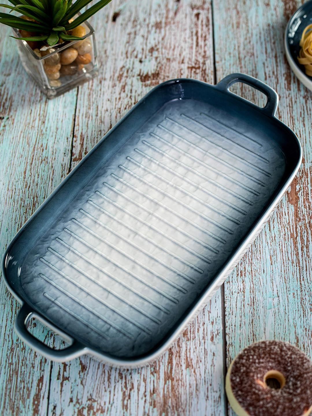 White Gold Blue & White 1 Piece Printed Porcelain Glossy Plate