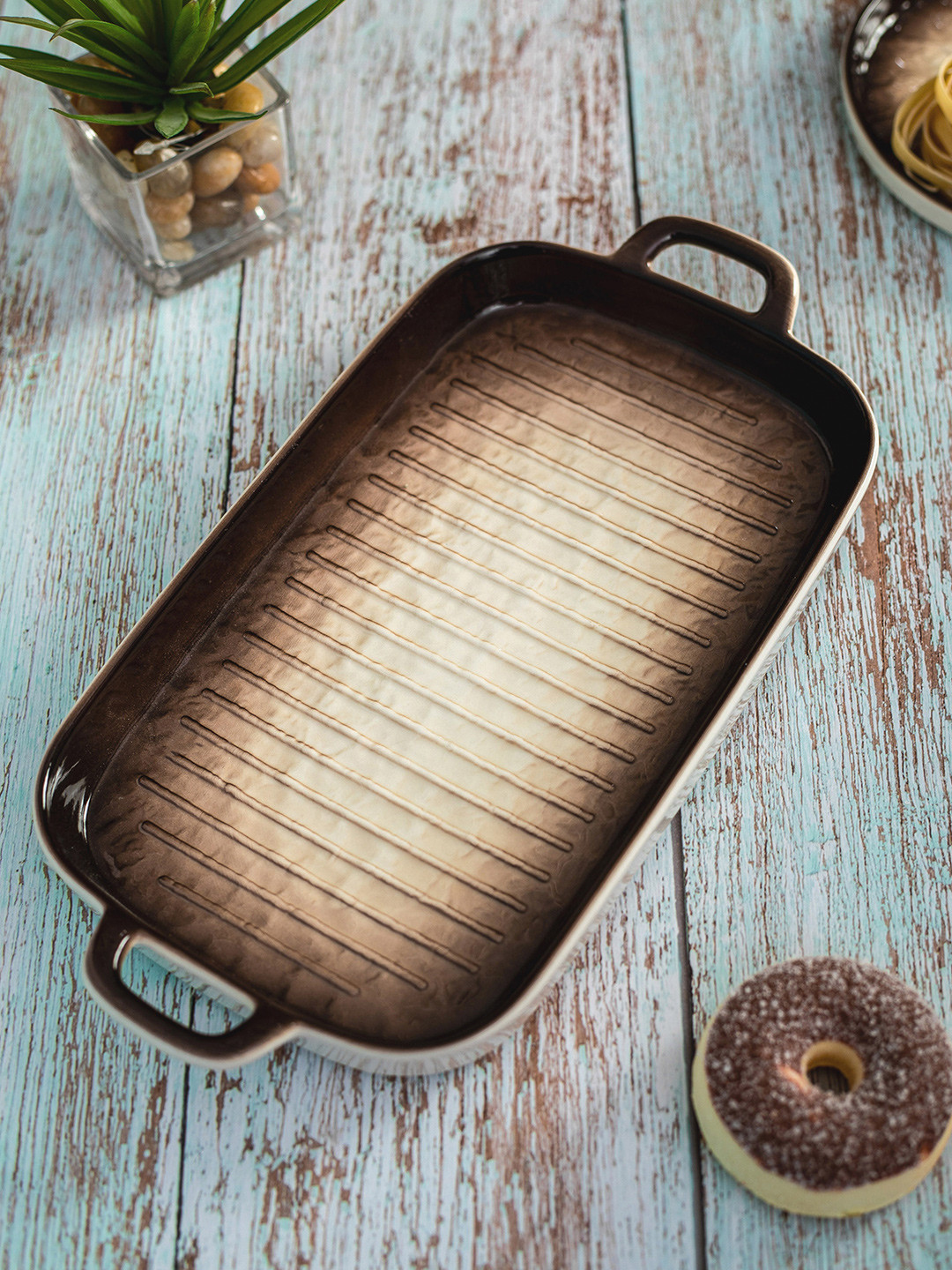 White Gold Brown & White Printed Porcelain Rectangle Glossy Plate With Handle