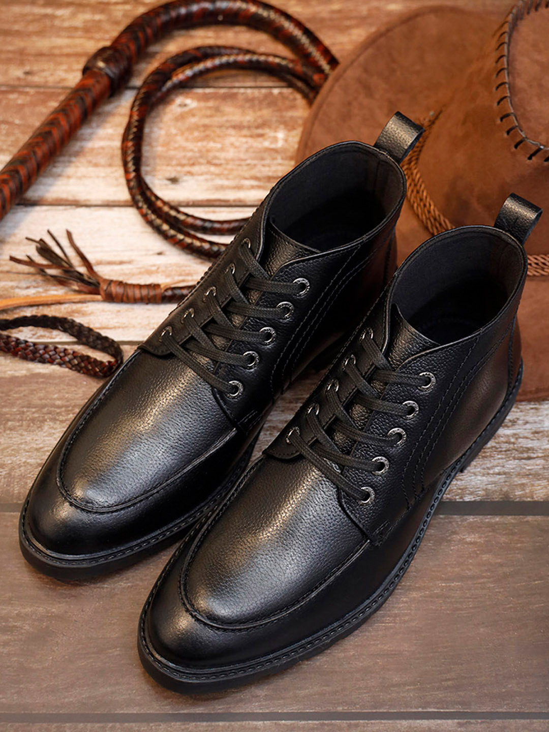 LOUIS STITCH Men Jet Black Egyptian Milled Leather Mid-Top Chukka Boots