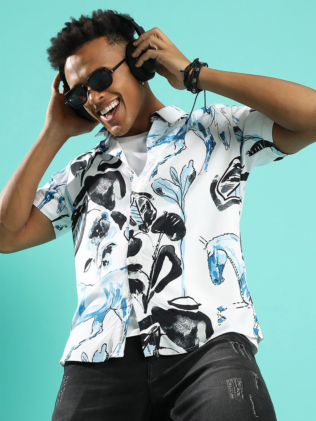 CAHOOT Classic White & Blue Floral Printed Spread Collar Casual Shirt