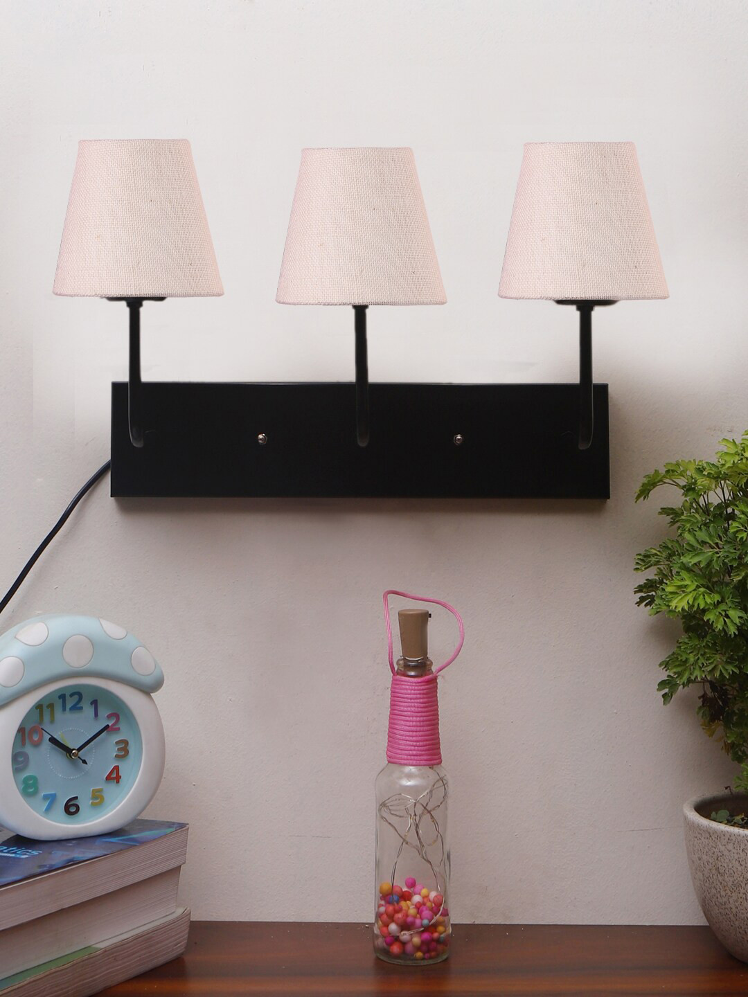 Devansh White Jute Cluster Wall-Mounted Lamp