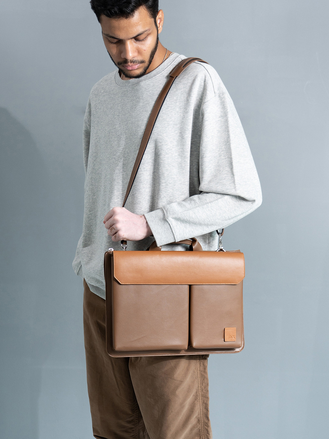 DailyObjects Unisex Leather Messenger Bag