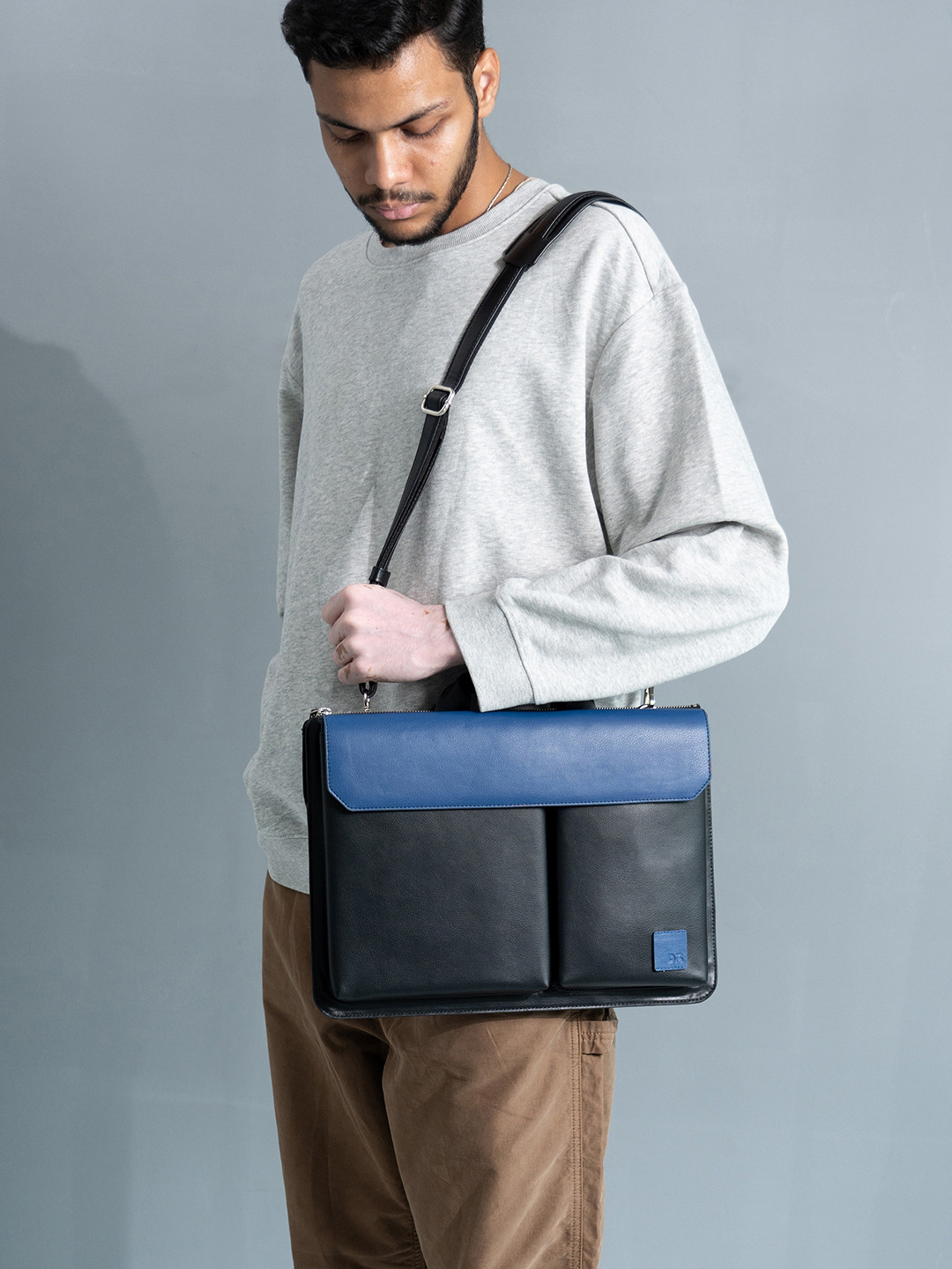 DailyObjects Unisex Leather Messenger Bag