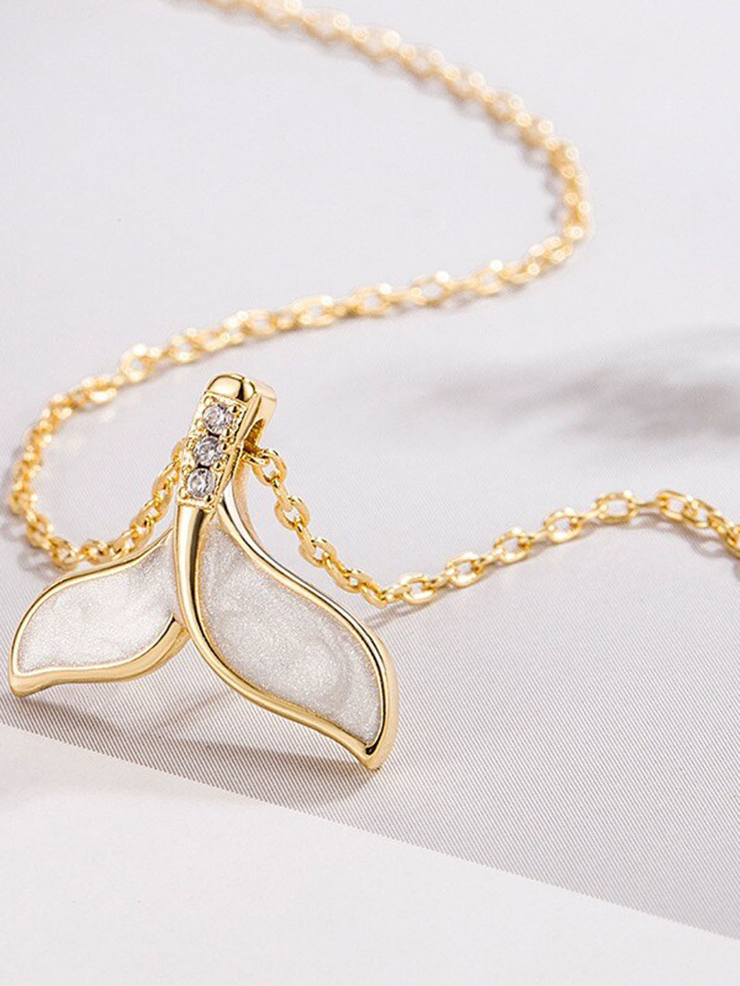 MYKI Gold-Plated Dazzling Fishtail Diamond Pendant Chain