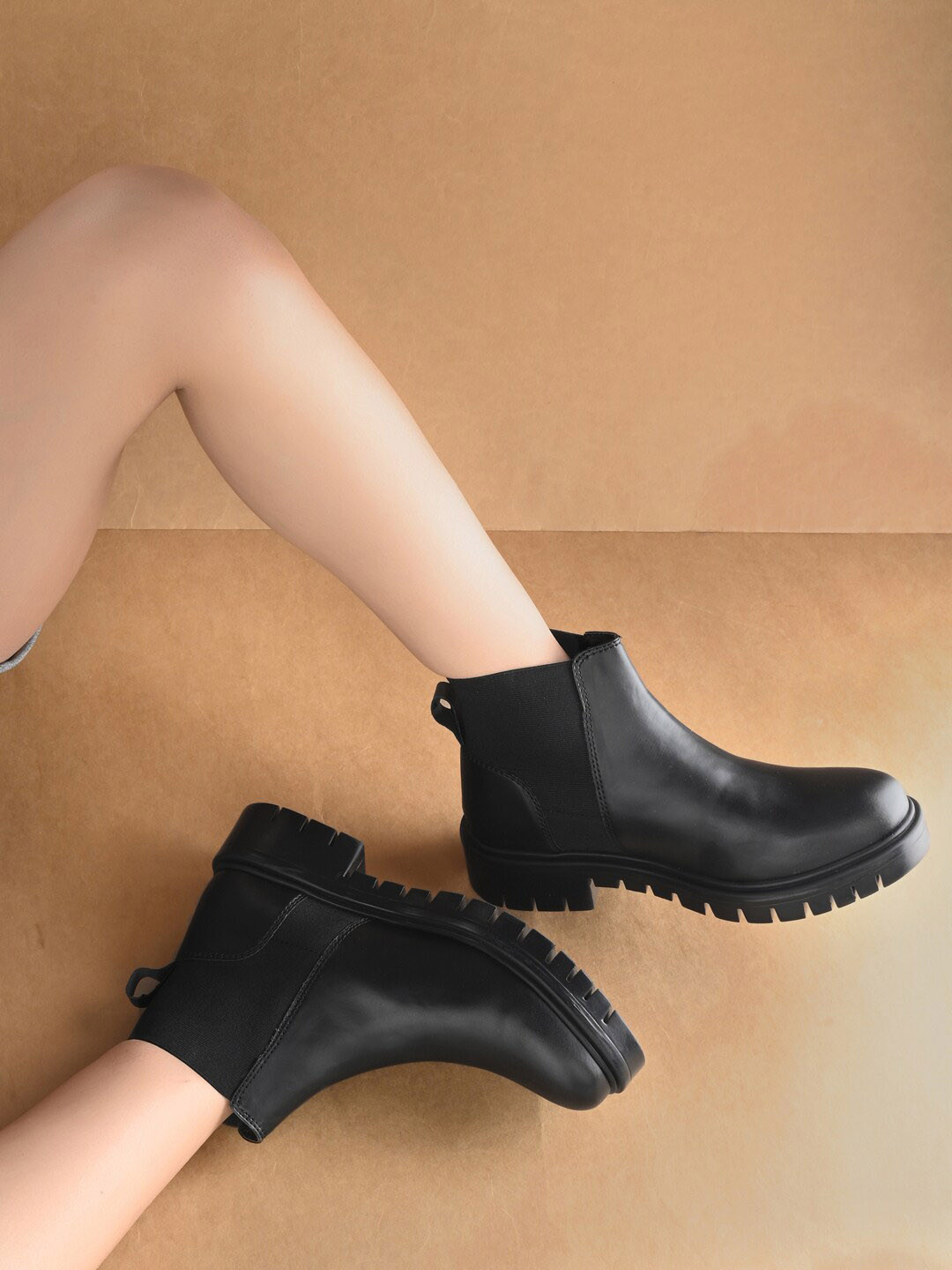 MISEEN Women Mid Top Classic Platform Heel Chelsea Boots