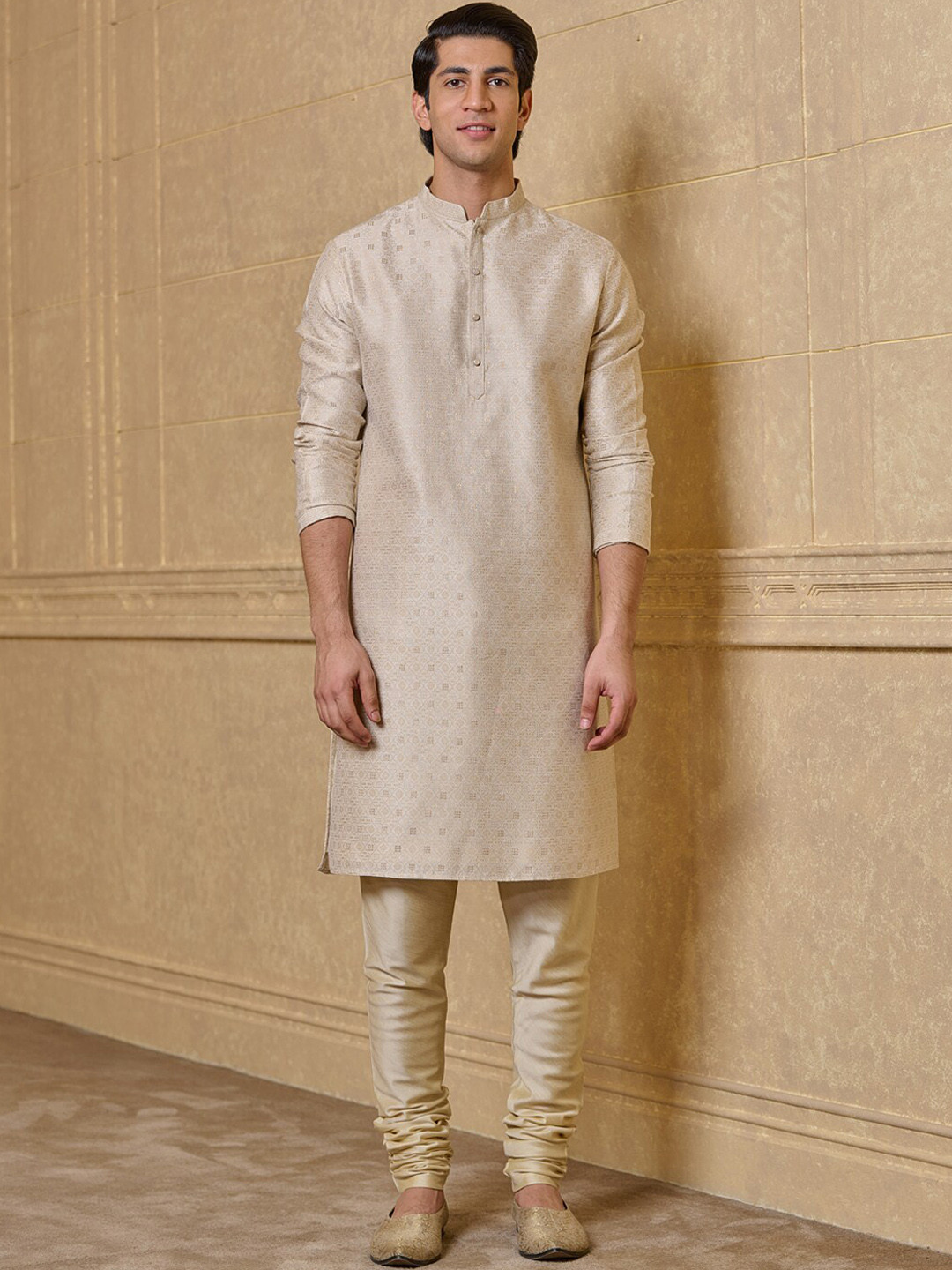 Tasva Ethnic Motifs Woven Design Linen Kurta With Churidar