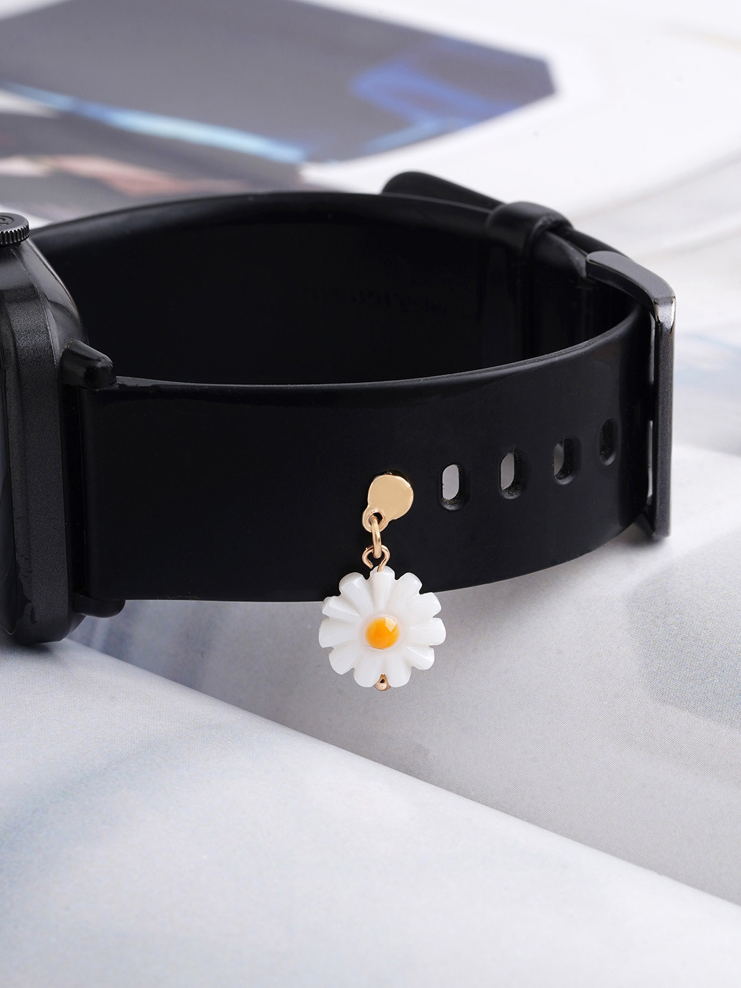 JOKER & WITCH Daisy Watch Charms