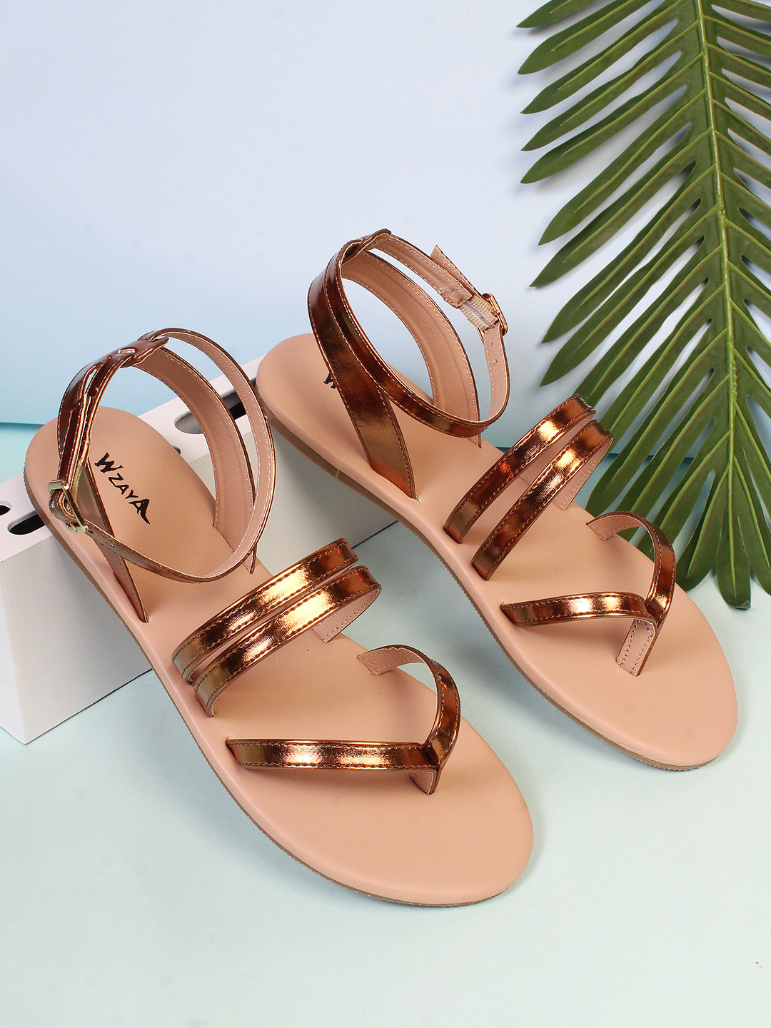 WZAYA Strappy Open Toe Flats With Buckle Closure