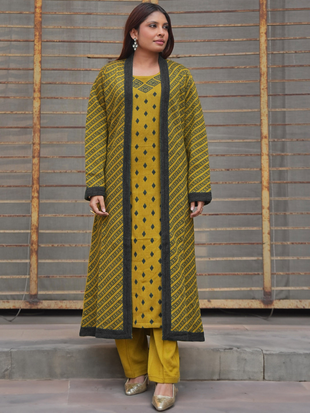 Libas Women Printed Regular Pure Wool Kurta with Trousers & Shrug