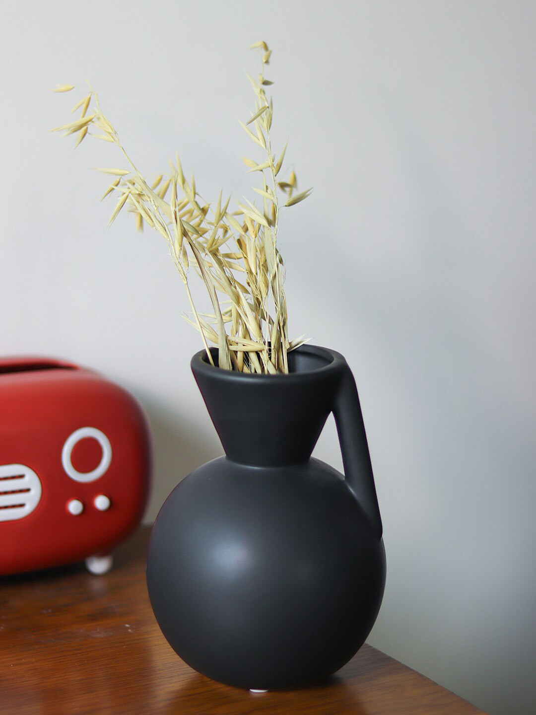 MARKET99 Black Round Ceramic Vase