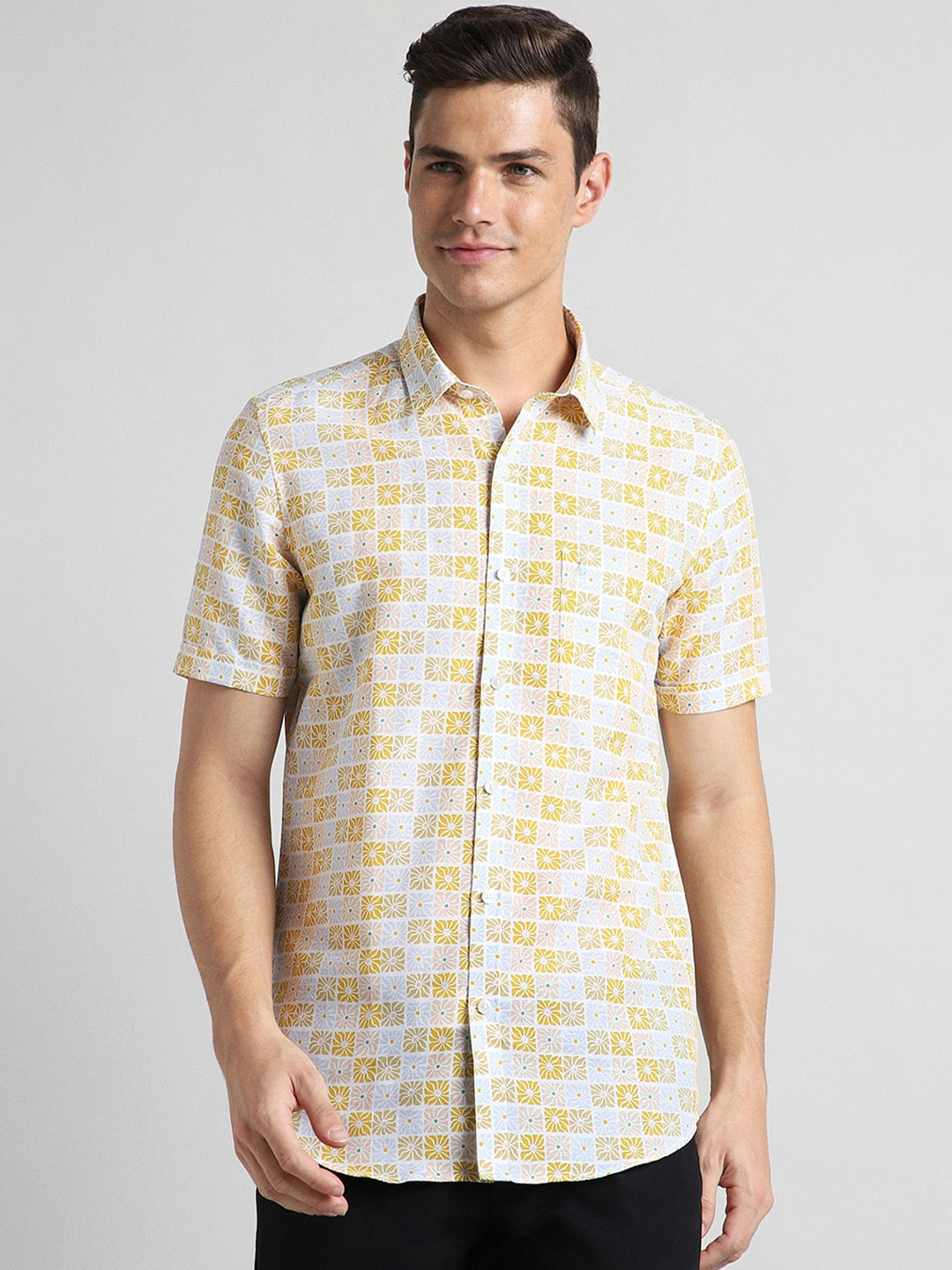 SIMON CARTER LONDON  Slim Fit Floral Printed Spread Collar Pocket Casual Shirt